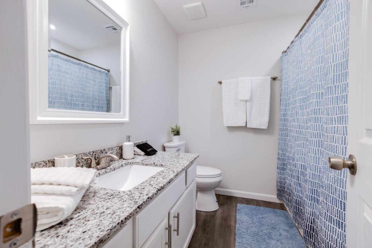 Trailside Townhouse - Close To Downtown & Bike Trails Bentonville Zewnętrze zdjęcie